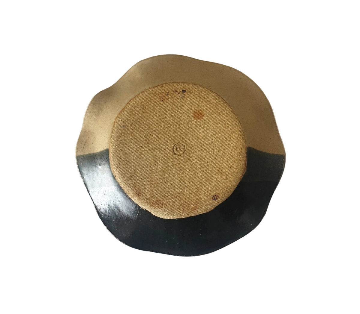 Handmade Ceramic Wavy Plate in Natural/Black Splatter Color Block, 8.5" - Bordeaux Ceramics