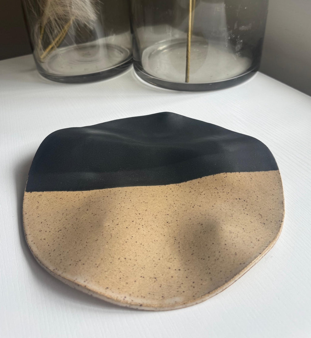 Handmade Round Wavy Platter in Natural/Black Color Block Glaze, 10" - Bordeaux Ceramics
